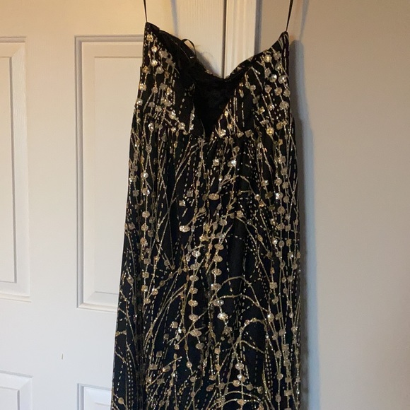 Lulu’s Time to Shine Black and Gold Glitter Sequin Strapless Maxi Dress - Picture 4 of 6